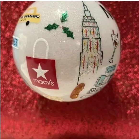 Holiday Lane New York Macy's NYC  Ball Ornament - Picture 2 of 6